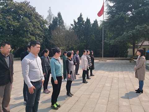 1554360006425319.jpg 20190403锡南革命烈士陵园扫墓001.jpg